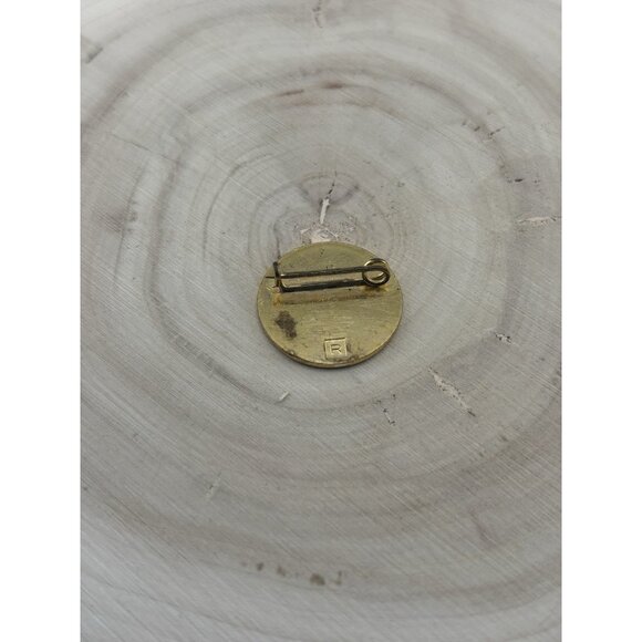 Vintage Blue Circular Girl Scouts Clover GS Jacket World Badge Pin - Picture 2 of 3